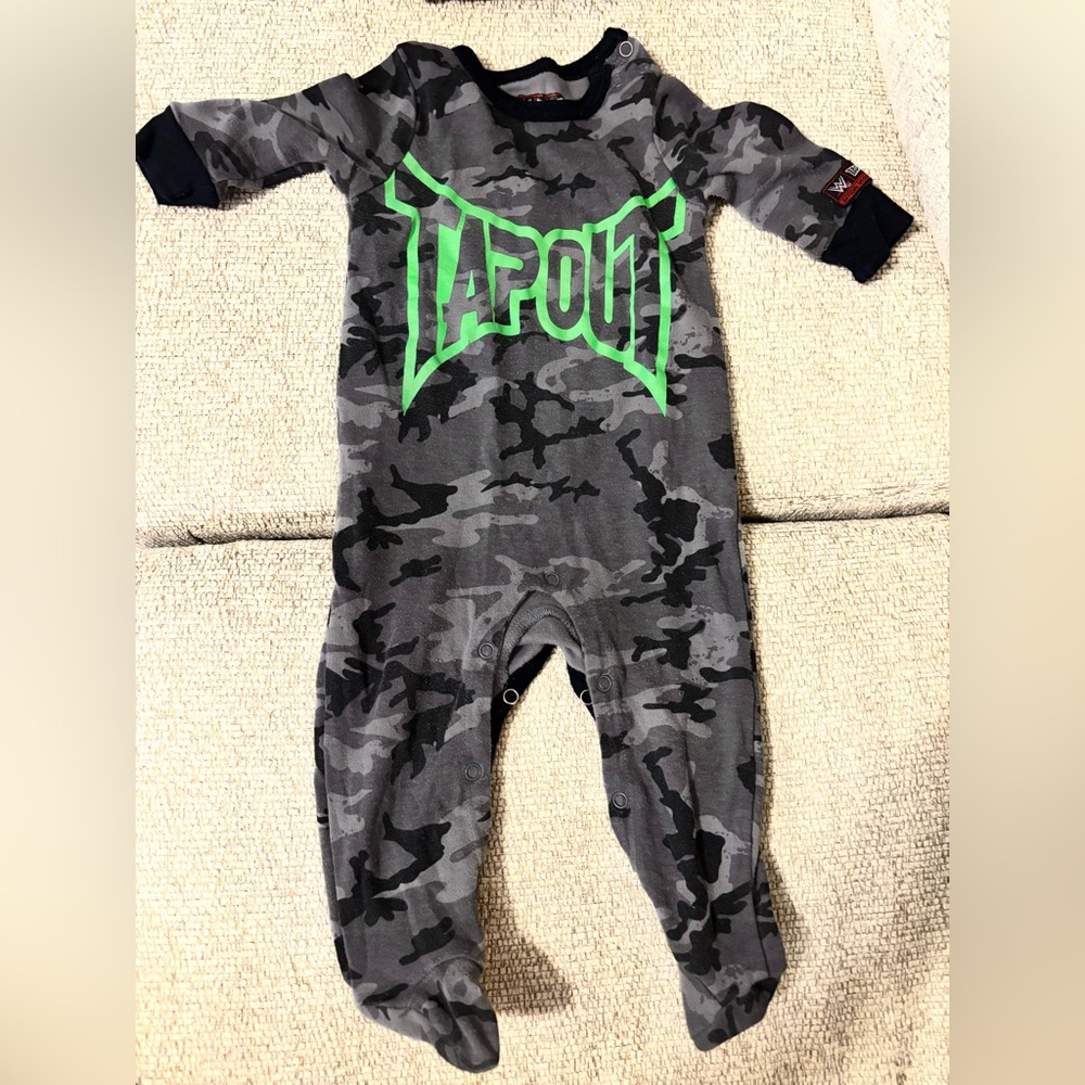 Tapout Black and Green Camo Kids Footie Bundle Of 5 Warm Onesie